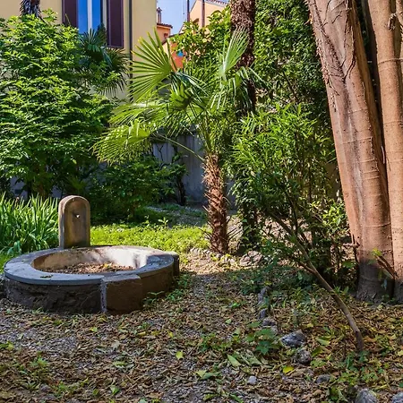 Belle Arti Gallery Garden House Bolonia